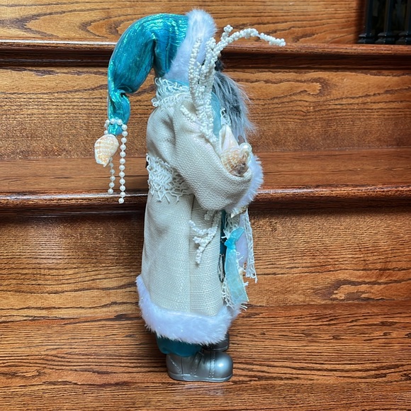 Windy Hill African American  Aquamarine Seashell Santa - Picture 6 of 10